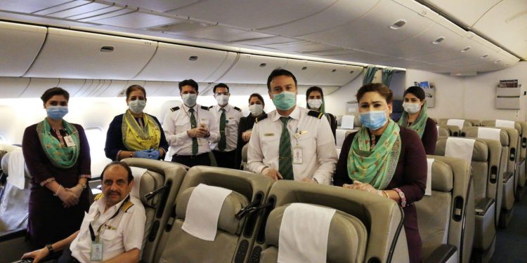 Pakistanlılar İstanbul’dan PIA ile tahliye edildi