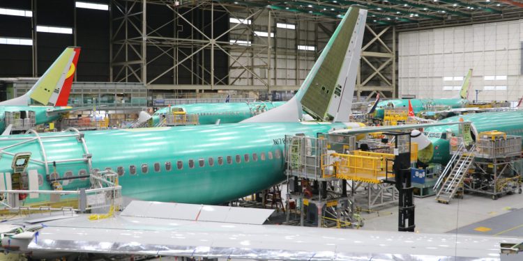 Boeing 27 bin çalışanıyla işbaşı yapıyor