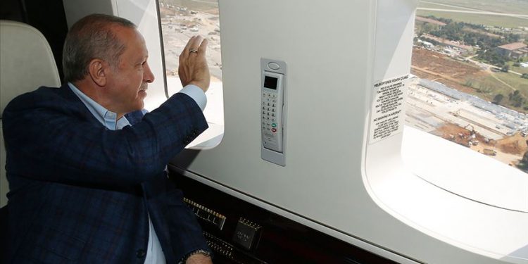 Cumhurbaşkanı Erdoğan hastaneleri havadan inceledi