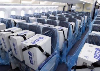 Uçak koltuklarında yolcu yerine kargo taşınıyor