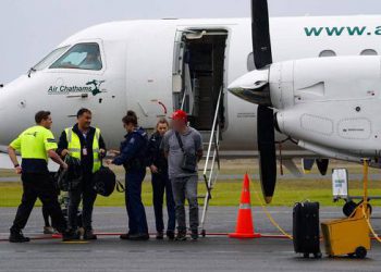 Maske takmayan yolcuya gözaltı