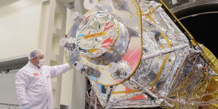 İlk yerli ve milli uydu 2021’de uzaya fırlatılacak