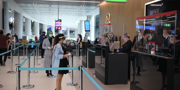 Sabiha Gökçen’den ilk sefer İzmir’e yapıldı