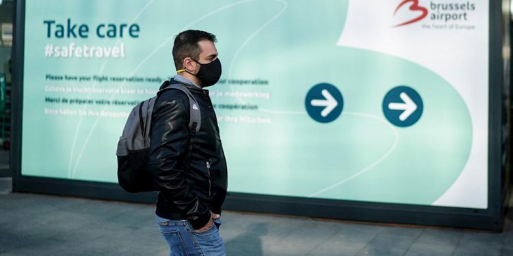 Havalimanlarında test yapılması için hükümete dava açıldı