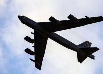 ABD bombardıman uçakları Avrupa semalarında