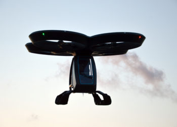 Türkiye’nin ilk uçan arabası Cezeri havalandı!