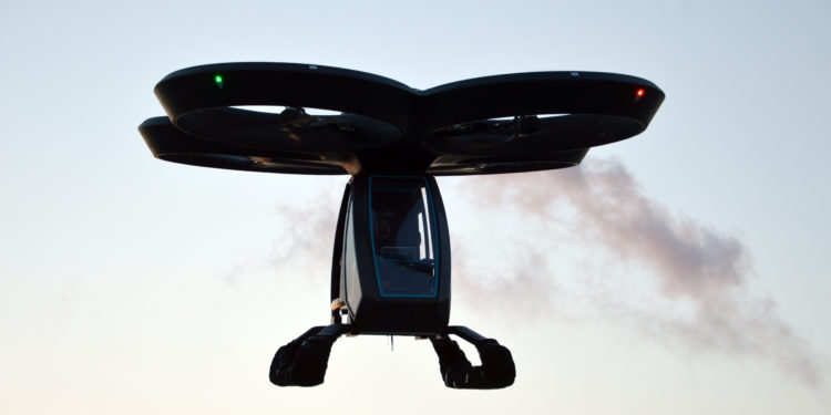 Türkiye’nin ilk uçan arabası Cezeri havalandı!