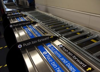 Delta Airlines’tan antimikrobiyal tepsi uygulaması