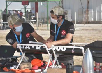 Roket yarışmaları Tuz Gölü’nde başladı