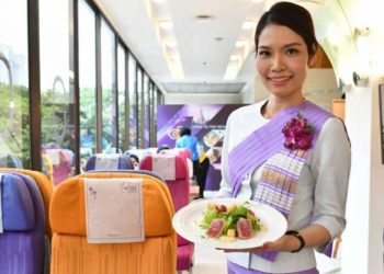 Thai Airways uçak yemeklerini özleyenlere restoran açtı