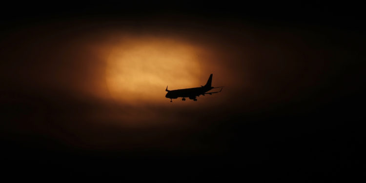 Uçuş trafiği yeniden düşüşe geçti