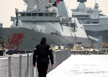 İngiliz Dragon savaş gemisi Karadeniz’de