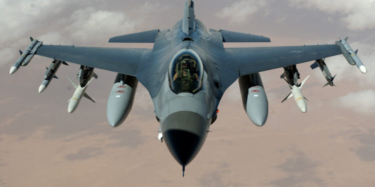 Trump’ın miting alanı üzerinde uçan uçağa F-16 müdahalesi