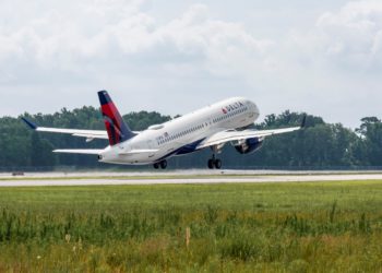 ABD’de birleştirilen ilk A220 teslim edildi