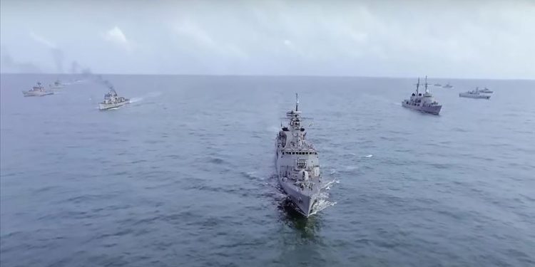 Bangladeş’ten Türk şirketlere ‘helikopter gemisi’ çağrısı