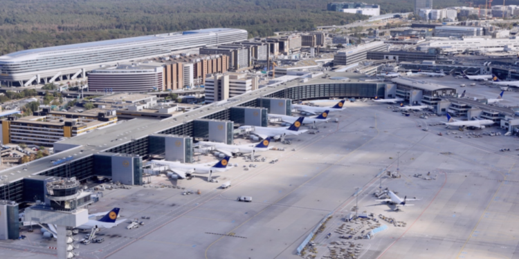 Frankfurt Havalimanı’nda aşıların ulaştırılması için hazırlıklar sürüyor