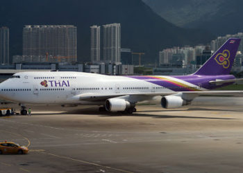 34 adet uçağını satışa çıkardı