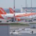 EasyJet, salgın nedeniyle tarihinin ilk zararını açıkladı