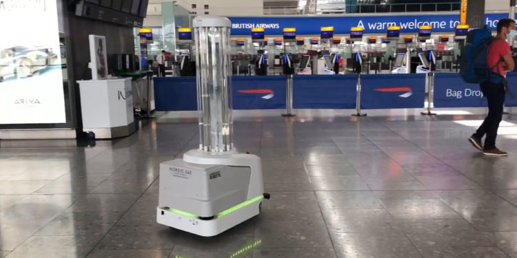 Koronavirüsle mücadelede robotlar devrede