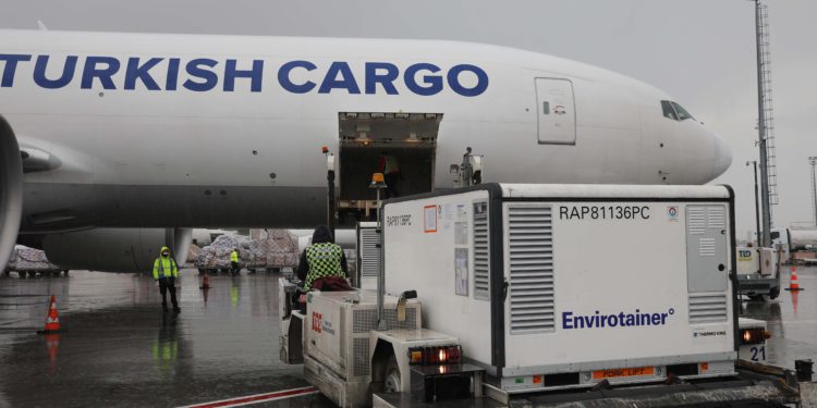 Turkish Cargo, Covid-19 aşılarını taşımaya başladı