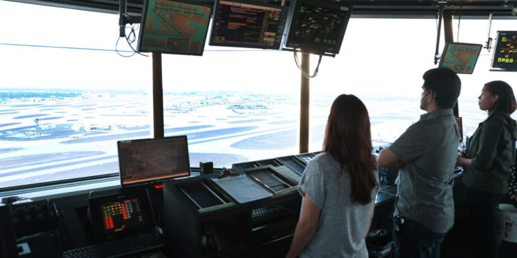 Aşı taşıyan uçaklara öncelik tanınacak