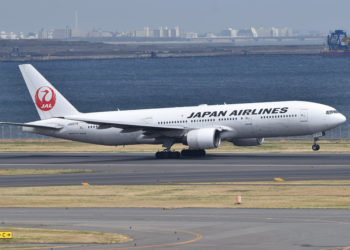 JAL’ın 777’si acil iniş yaptı