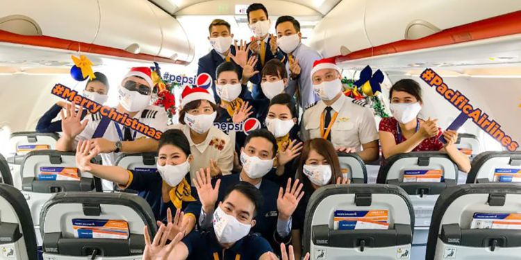 Uçakta Noel kutlaması yapıldı