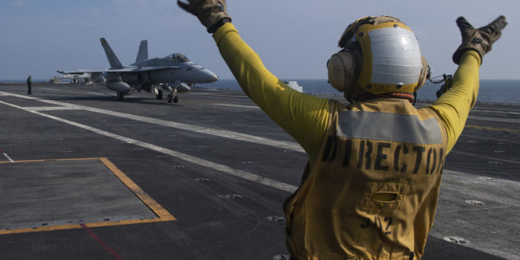 ABD uçak gemisinin Orta Doğu’da kalmasına karar verdi