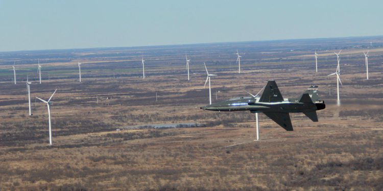 ABD’de askeri jet düştü: 2 pilot hayatını kaybetti