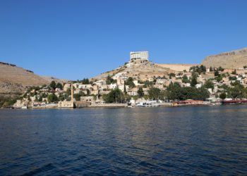 Bozkırın ortasındaki Halfeti’de su sporları yeniden canlanıyor