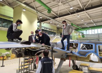 Bakan Varank, seri üretim aşamasındaki AKINCI’yı inceledi