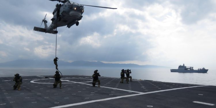 Amfibi hücum gemisi için hazırlıklar sürüyor