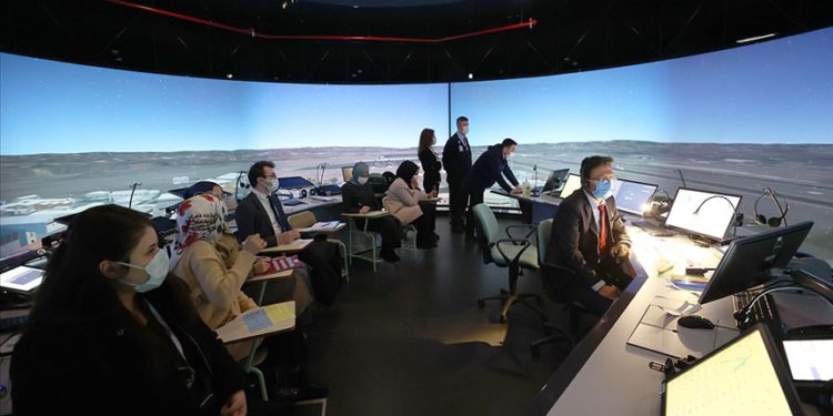 Gökyüzünün hakimleri DHMİ Havacılık Akademisi’nde yetişiyor