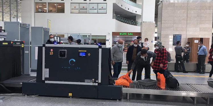 Türkiye’deki havalimanlarında UV ışınlı hijyen dönemi