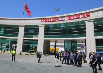 Gürcistan, sınır kapılarını turistlere 1 Haziran’da açıyor