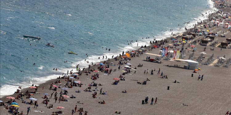 Vakalarının düşmesi ve aşılamanın artması turizmi hareketlendirdi