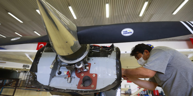 THK, uçak ve helikopterlere bakım yapabilecek