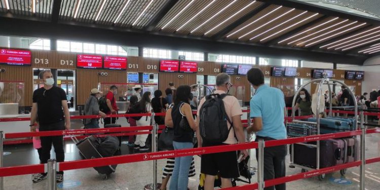 İstanbul’daki iki havalimanı yolcu rekoru kırdı