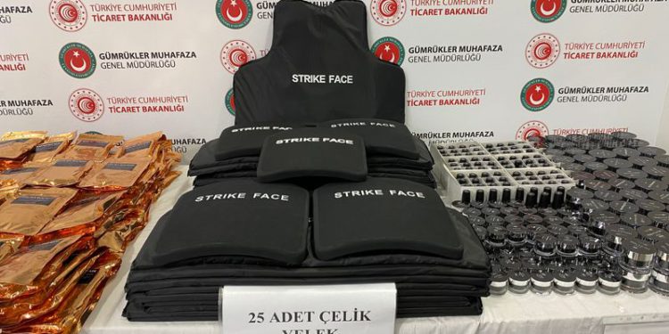 Sabiha Gökçen’de 1,5 milyon liralık kaçak ürün ele geçirildi