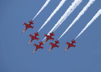 Türk Yıldızları, Sakarya semalarında selamlama uçuşu yaptı