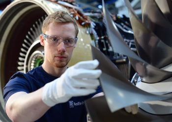 Rolls-Royce 100’üncü Pearl 15 motorunu Bombardier’e teslim etti