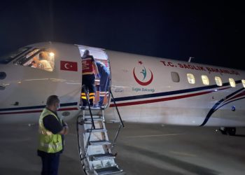 Lübnan’daki patlamada yaralanan 3 kişi ambulans uçakla Türkiye’ye getirildi