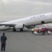 United Airlines uçağının burun kısmı havaya kalktı