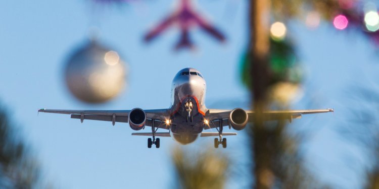 Aeroflot aşısız pilotlarını ücretsiz izne çıkardı