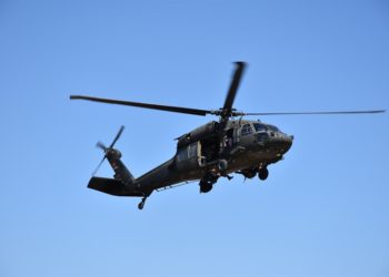 Polis helikopteri parmağı kopan hasta için havalandı