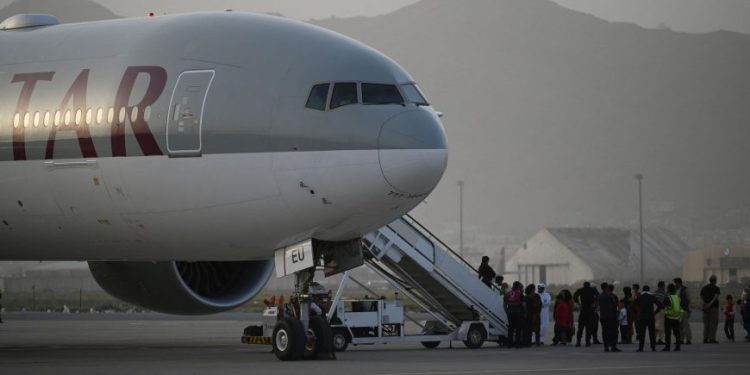 Afganistan’dan 230’dan fazla kişi daha tahliye edildi