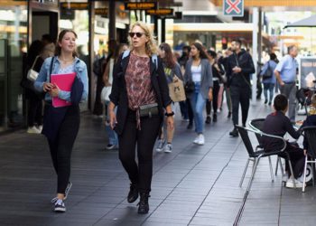 Hollanda’da sosyal mesafe kuralı kalktı