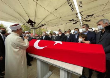 Özdemir Bayraktar son yolculuğuna uğurlandı