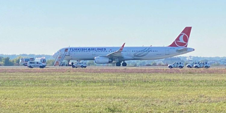 THY uçağı Bükreş’e acil indi