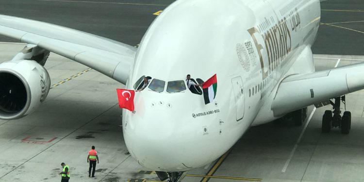 İki katlı A380 İstanbul’a Türk bayrakları ile merhaba dedi